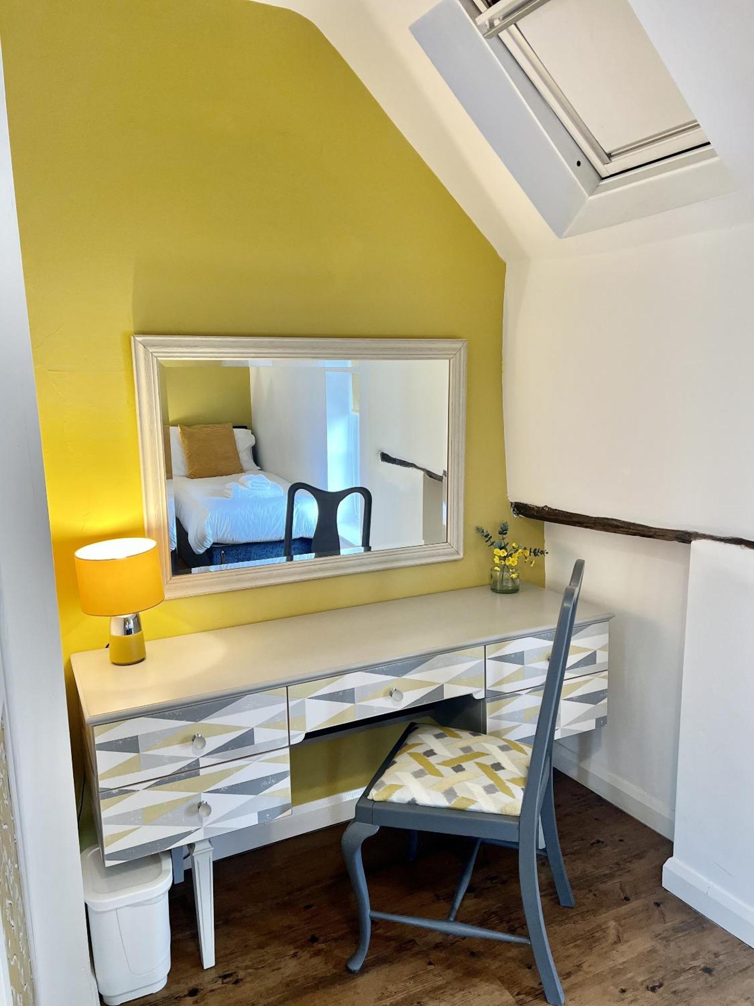 The Old Coach House * Witney
