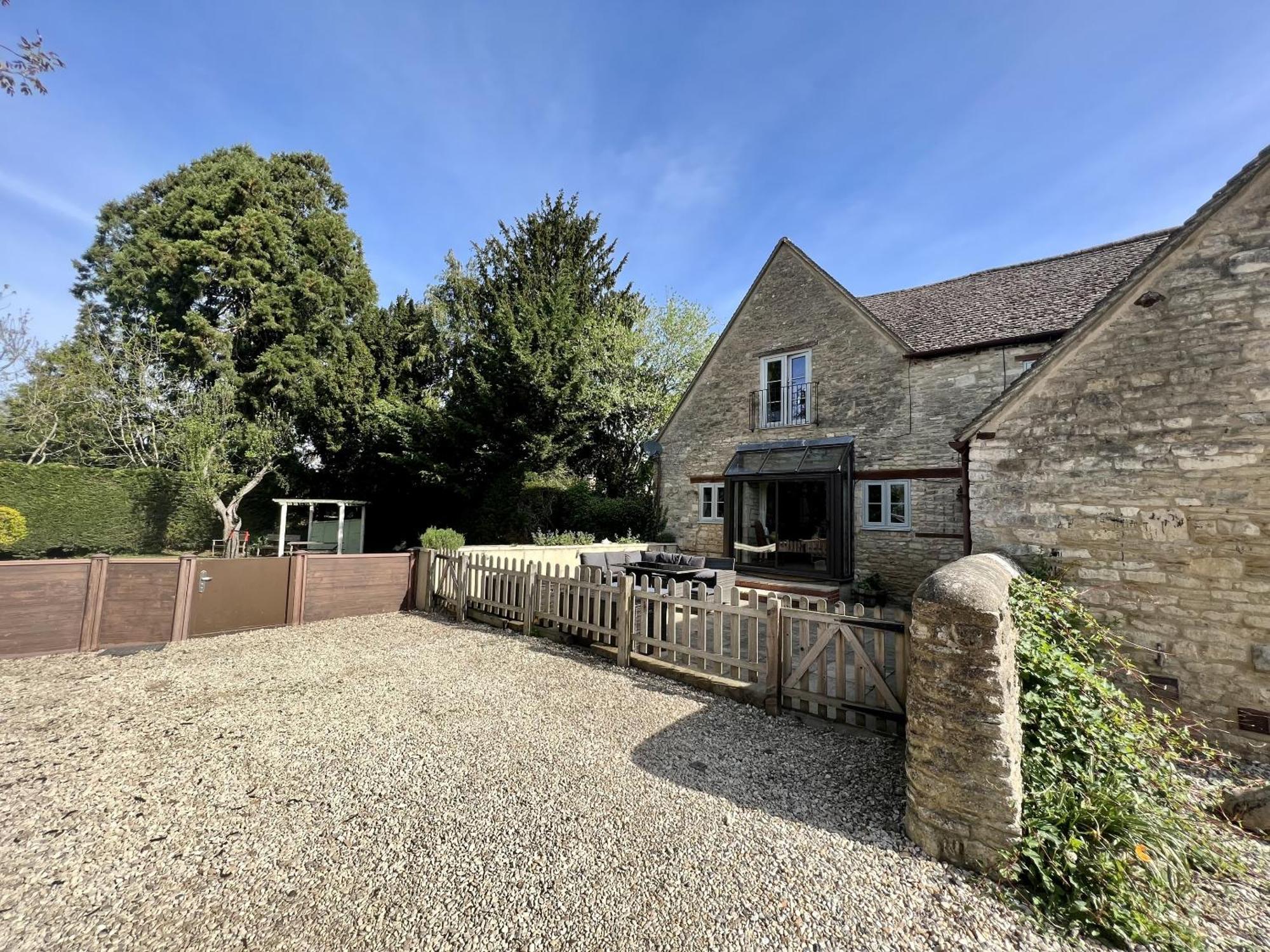 The Old Coach House * Witney