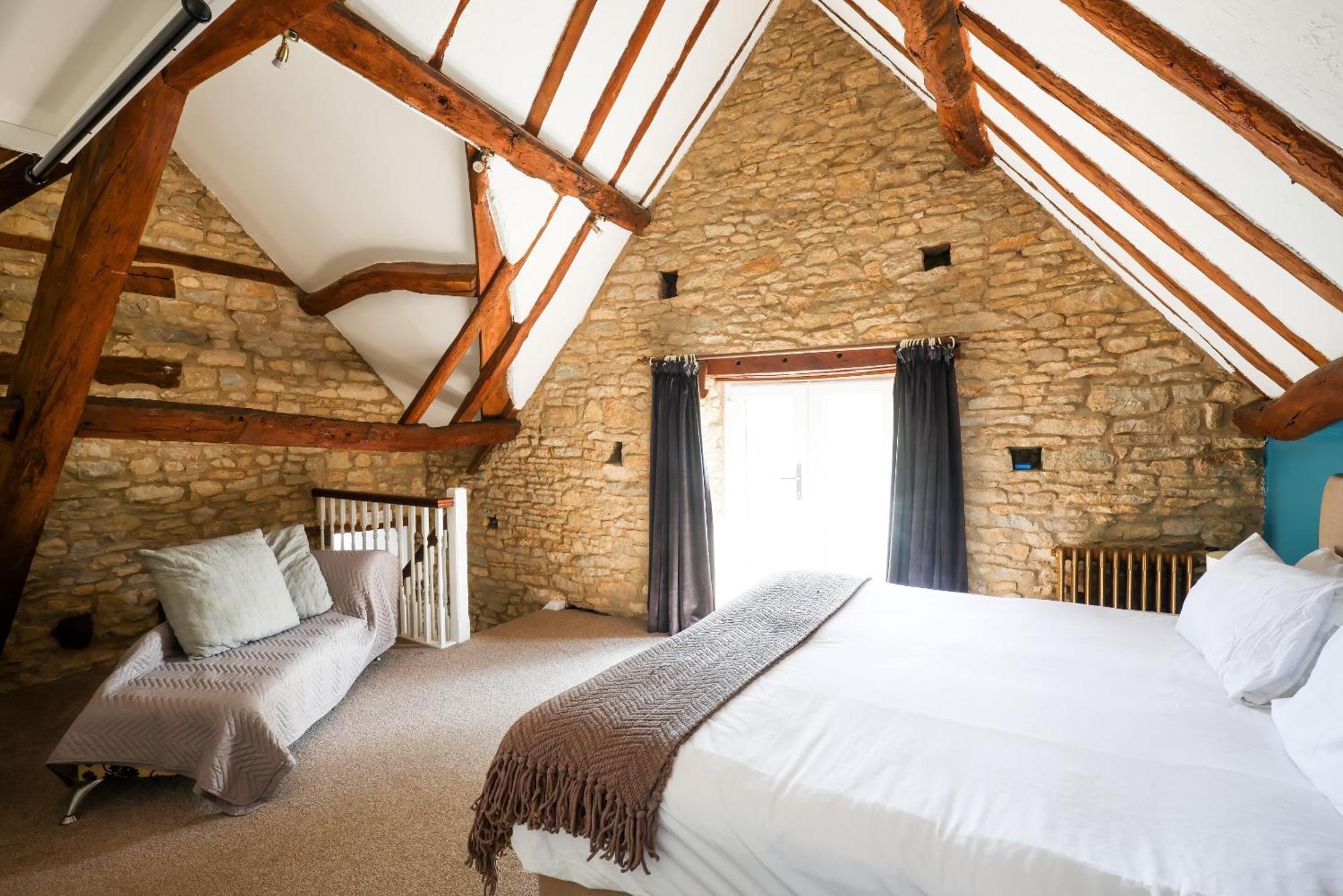 The Old Coach House * Witney